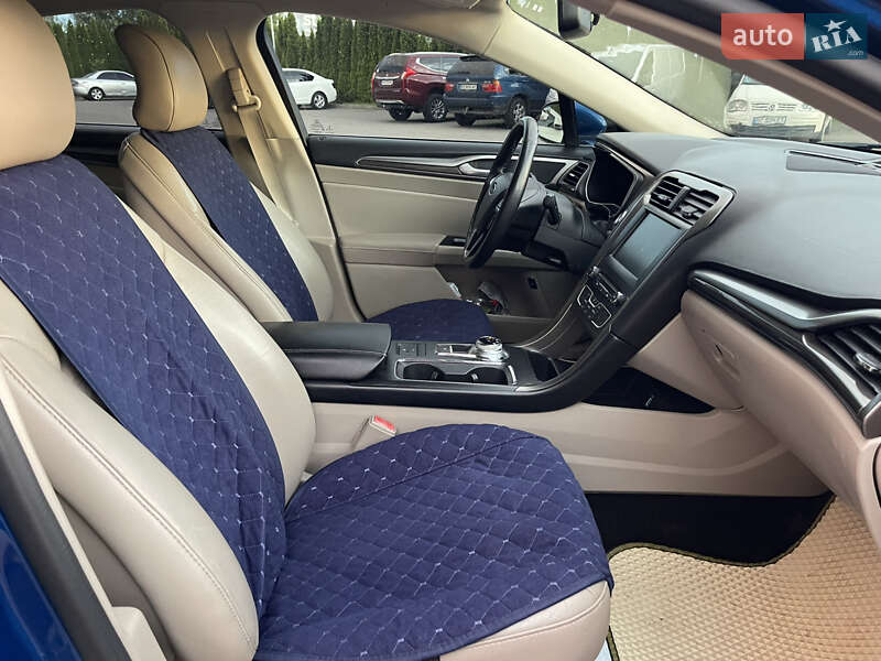 Седан Ford Fusion 2016 в Львове