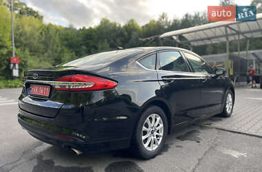 Седан Ford Fusion 2017 в 
