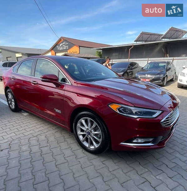 Седан Ford Fusion 2017 в 