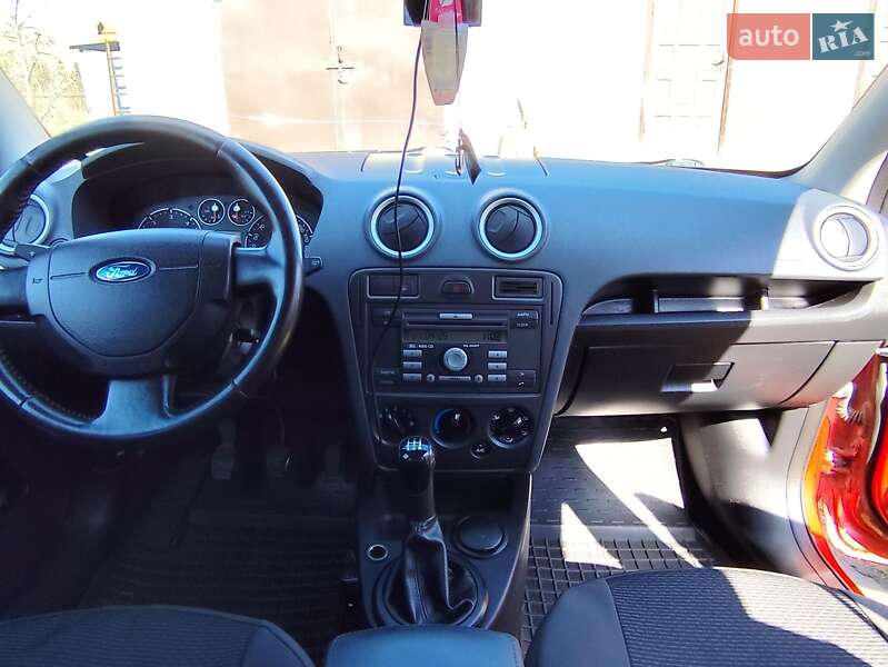 Хетчбек Ford Fusion 2008 в Старокостянтинові