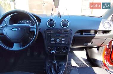 Хэтчбек Ford Fusion 2008 в 