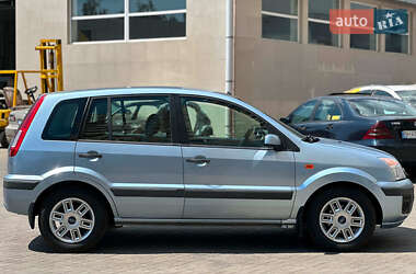 Хэтчбек Ford Fusion 2007 в 