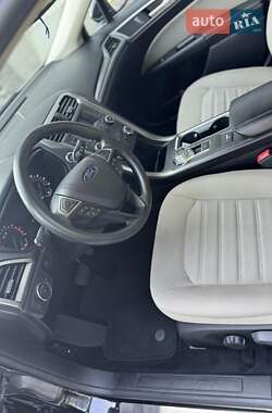 Седан Ford Fusion 2020 в 