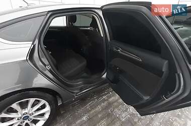Седан Ford Fusion 2016 в 