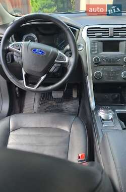 Седан Ford Fusion 2016 в 