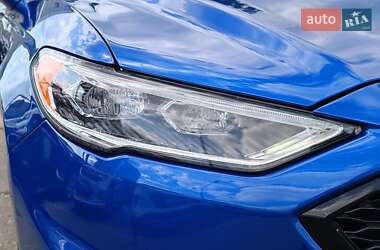Седан Ford Fusion 2017 в 