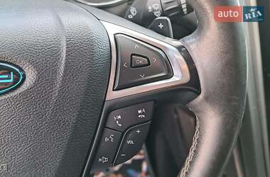Седан Ford Fusion 2017 в 