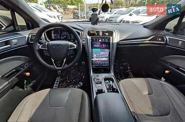 Седан Ford Fusion 2017 в 