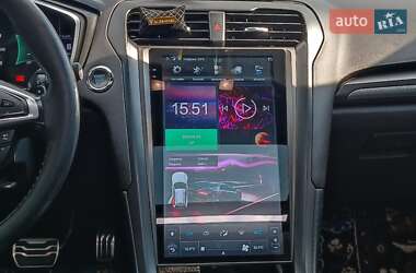 Седан Ford Fusion 2017 в 