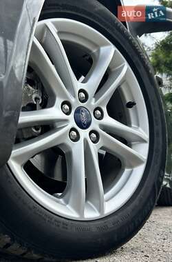 Седан Ford Fusion 2018 в 