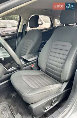 Седан Ford Fusion 2018 в 