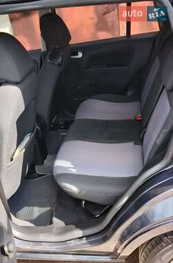 Хэтчбек Ford Fusion 2009 в 