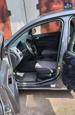 Хэтчбек Ford Fusion 2009 в 