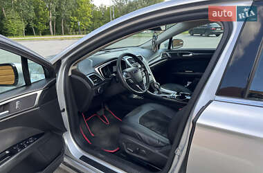 Седан Ford Fusion 2013 в 