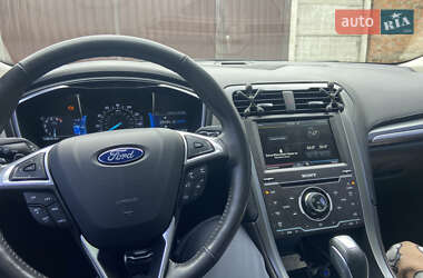 Седан Ford Fusion 2014 в 