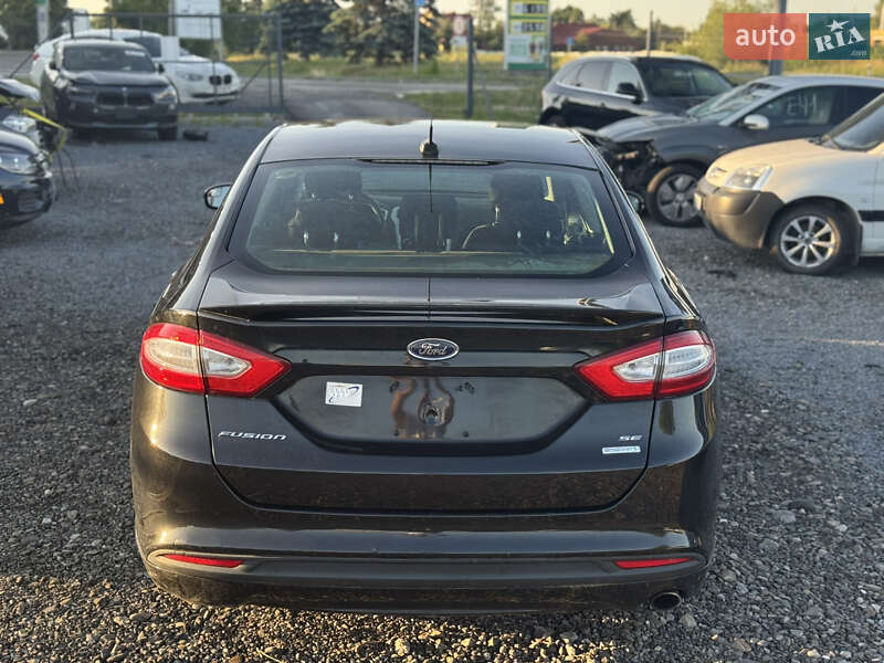 Седан Ford Fusion 2012 в Львове