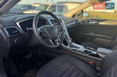 Седан Ford Fusion 2012 в 