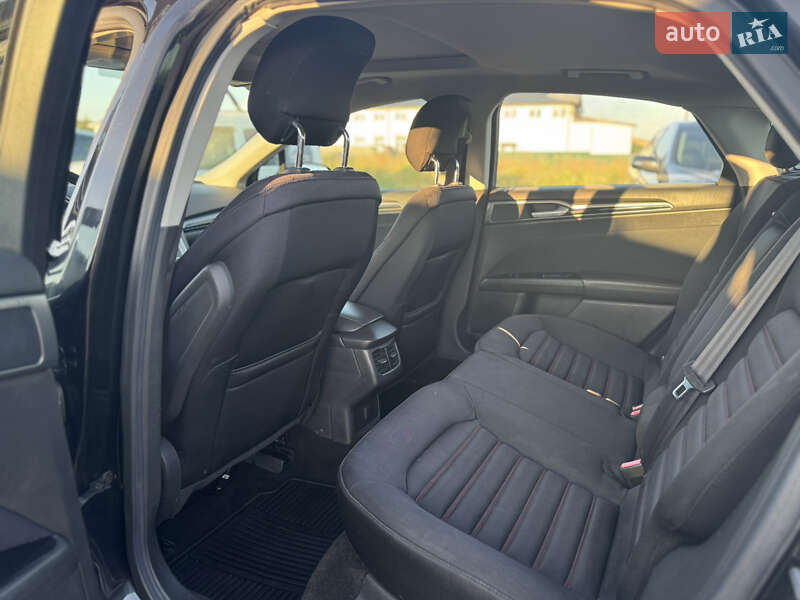 Седан Ford Fusion 2012 в Львове