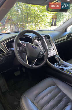 Седан Ford Fusion 2016 в 