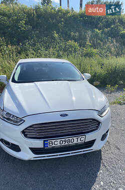 Седан Ford Fusion 2016 в 