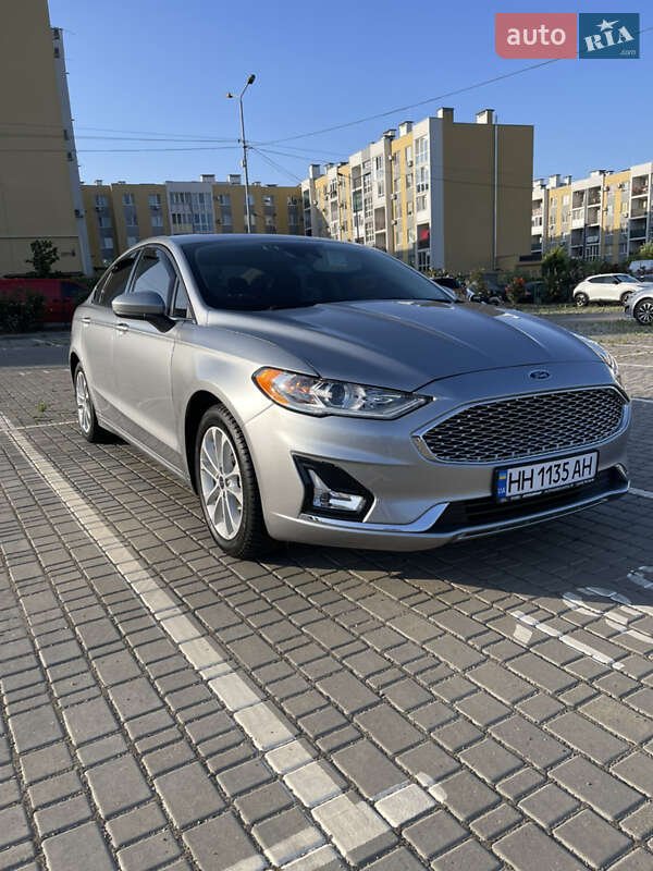 Седан Ford Fusion 2020 в Одессе