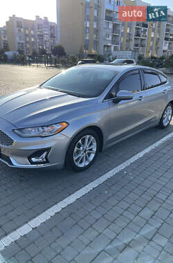 Седан Ford Fusion 2020 в 
