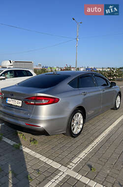 Седан Ford Fusion 2020 в 