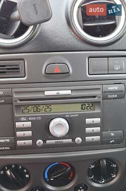 Хэтчбек Ford Fusion 2011 в 
