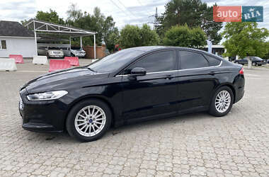 Седан Ford Fusion 2016 в 