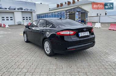 Седан Ford Fusion 2016 в 