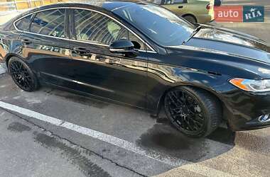Седан Ford Fusion 2015 в 