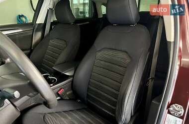 Седан Ford Fusion 2016 в 