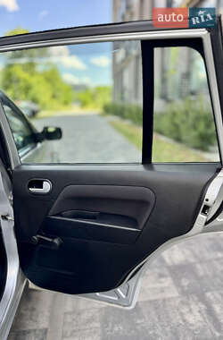 Хэтчбек Ford Fusion 2007 в 