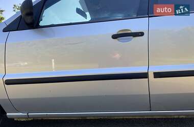 Хэтчбек Ford Fusion 2003 в 