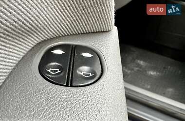 Хэтчбек Ford Fusion 2005 в 