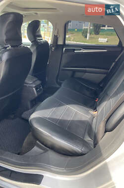 Седан Ford Fusion 2014 в 