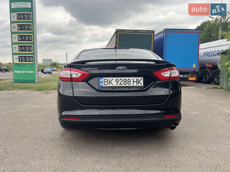 Седан Ford Fusion 2014 в Рівному