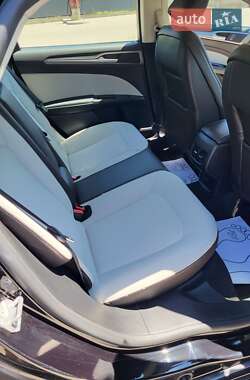 Седан Ford Fusion 2019 в 