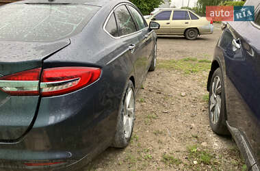 Седан Ford Fusion 2017 в 