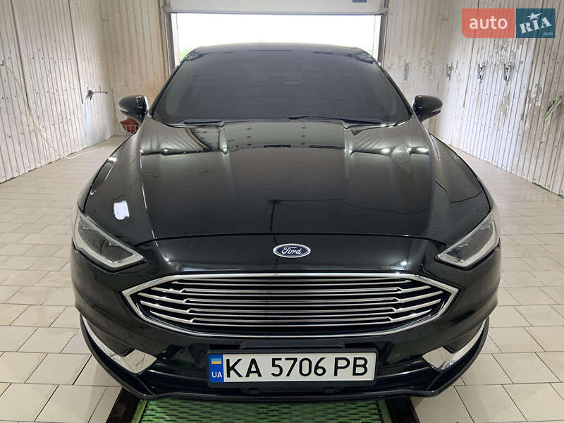 Седан Ford Fusion 2018 в 