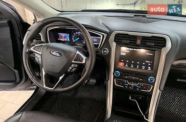 Седан Ford Fusion 2018 в 