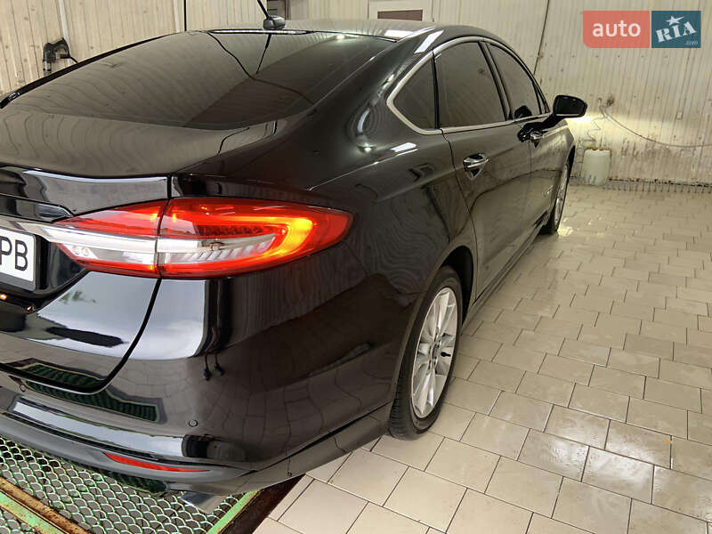 Седан Ford Fusion 2018 в Жашкове
