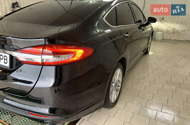 Седан Ford Fusion 2018 в 