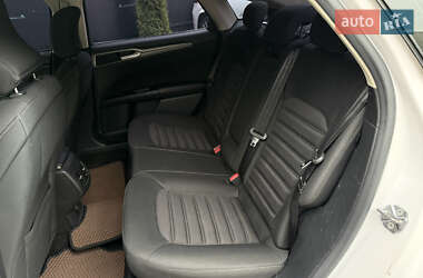 Седан Ford Fusion 2016 в 