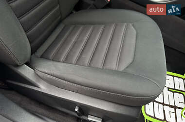 Седан Ford Fusion 2016 в 