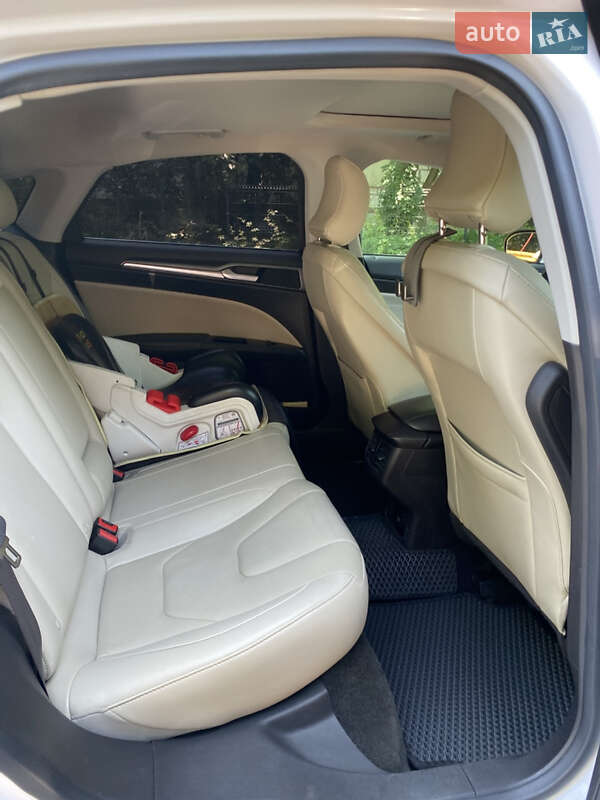 Седан Ford Fusion 2015 в Одессе
