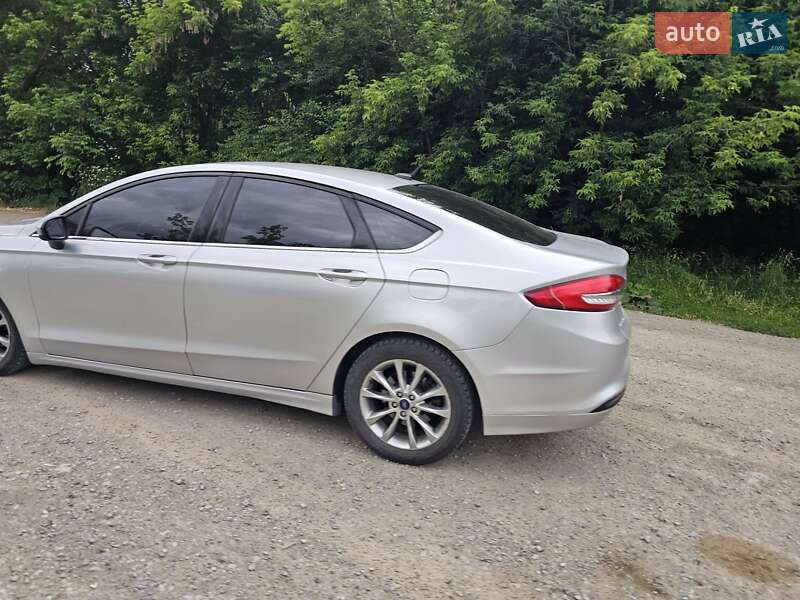 Седан Ford Fusion 2016 в Чорткові