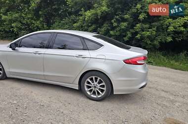 Седан Ford Fusion 2016 в 