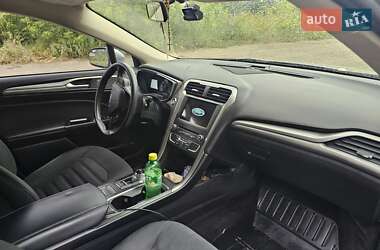 Седан Ford Fusion 2016 в 