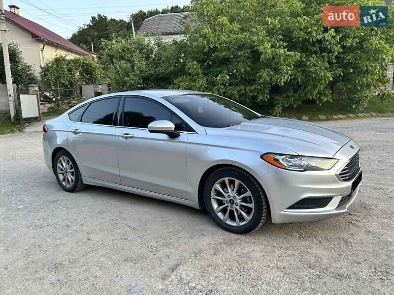 Седан Ford Fusion 2016 в 